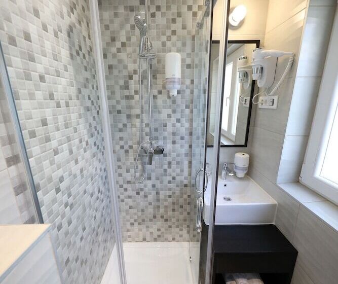 اتاق استاندارد, Downtown Boutique Hostel