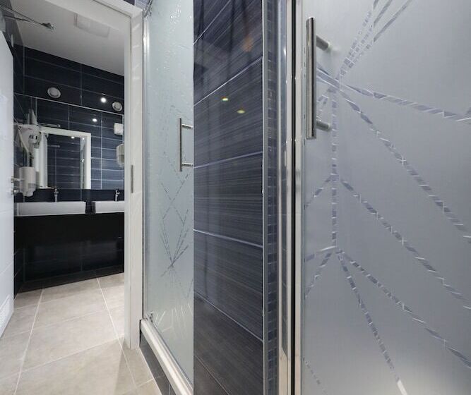 اتاق استاندارد با سرویس بهداشتی مشترک, Downtown Boutique Hostel