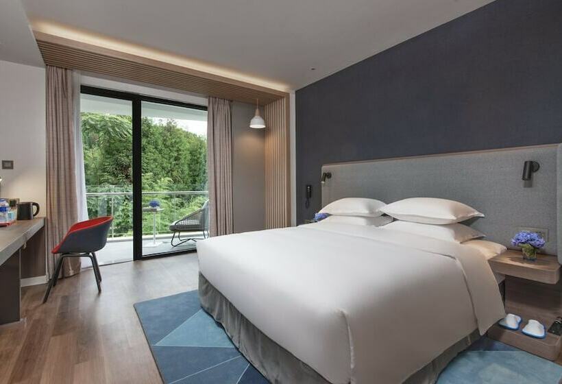 ダブルベッドスタンダードルーム, Holiday Inn Express E Mei Qiliping By Ihg