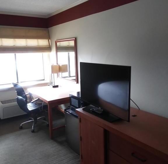 Deluxe Szoba Kind Size Bed, Travelodge By Wyndham Columbus State University