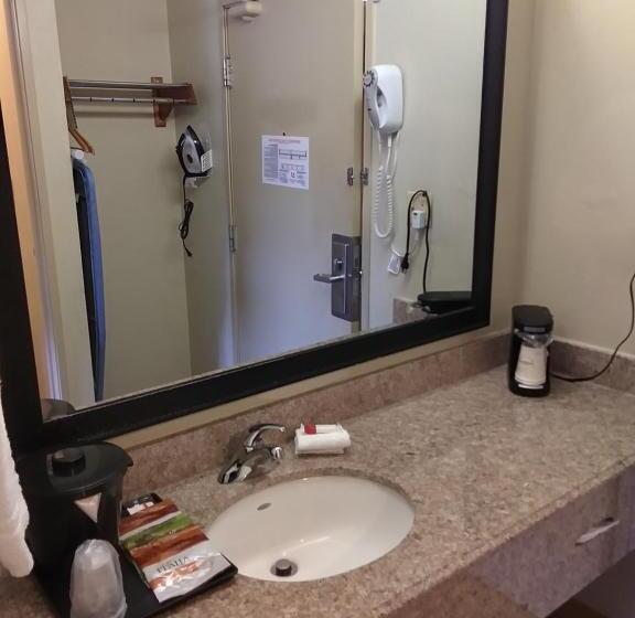 Lakosztály, Travelodge By Wyndham Columbus State University