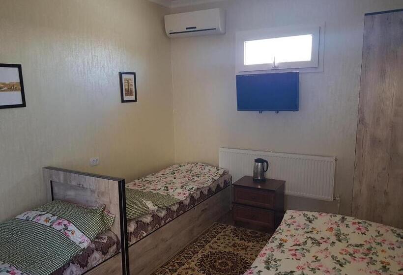 エコノミートリプルルーム, Guest House Ibrohim حلال