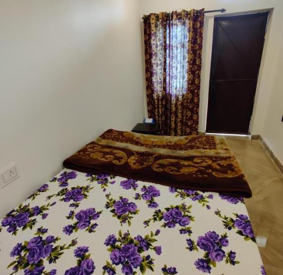 经济房, Varah Square Guest House