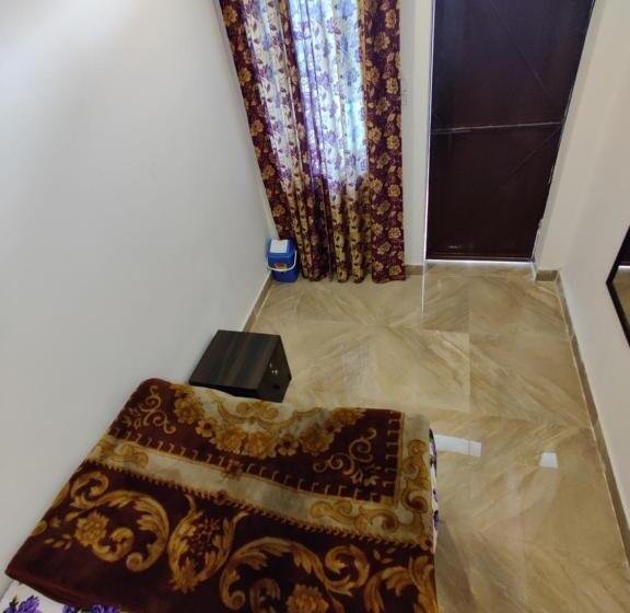 经济房, Varah Square Guest House