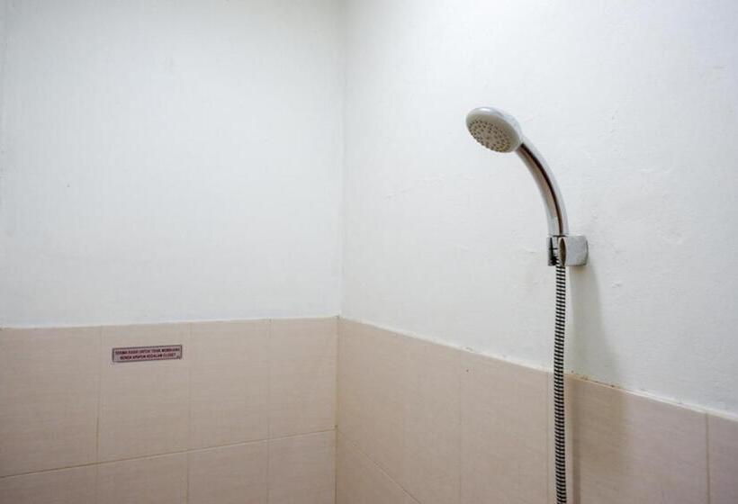 Семейный Номер, Reddoorz Near Living Plaza Purwokerto