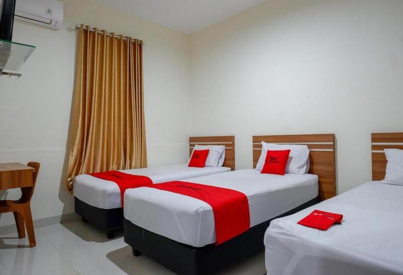Семейный Номер, Reddoorz Near Living Plaza Purwokerto