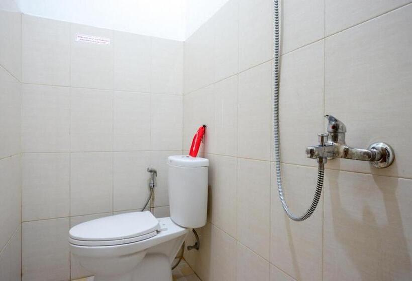 이코노미 룸, Reddoorz Near Living Plaza Purwokerto