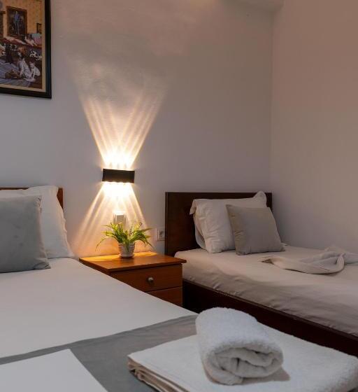 标准三人间, Apart Hotel Alex