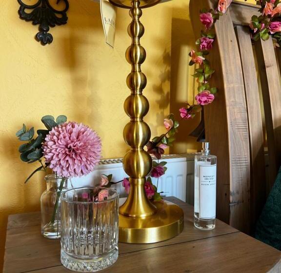 Номер Deluxe Кровать Кинг, Belmont House Boutique   The Kingsley Collection