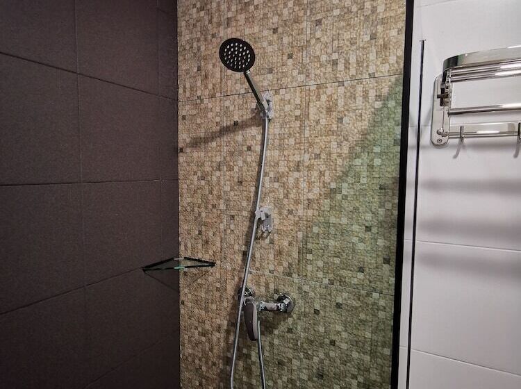 اتاق استاندارد با تخت بزرگ, D Green Hotel Kuching