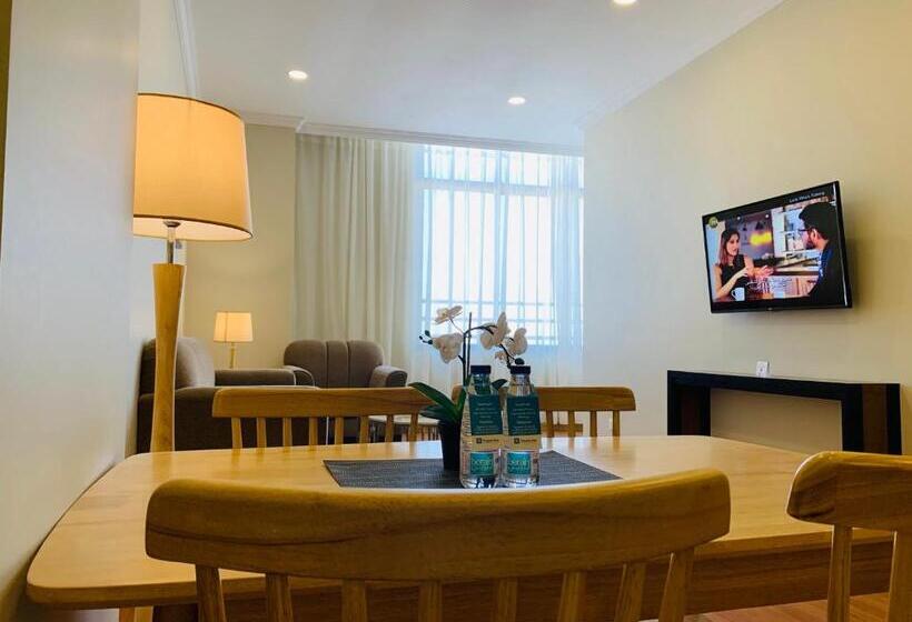 Suite Executivă, Tripper Inn