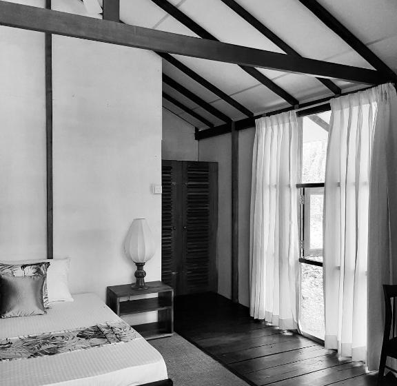 带阳台的豪华间, Elephant Lodge