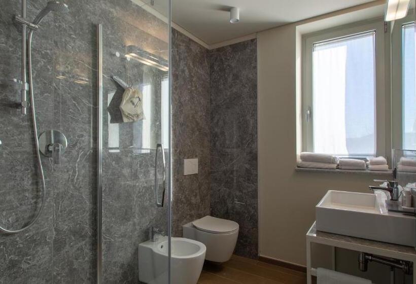 Люкс Кровать Кинг, Atmosfera Apartments & Suites