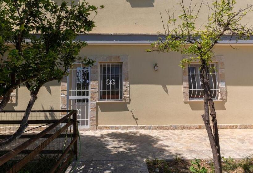 اتاق خانوادگی با سرویس بهداشتی مشترک, Villa Adele B&b