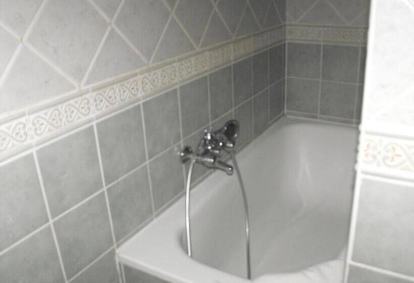 Семейный Номер, Ezüsthíd Apartman