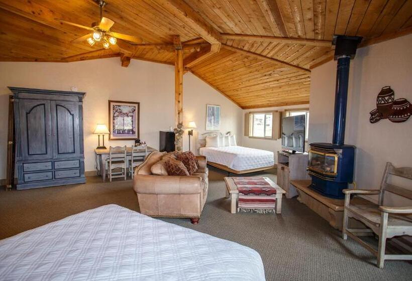 Люкс Повышенной Комфортности, Chama Trails Motel
