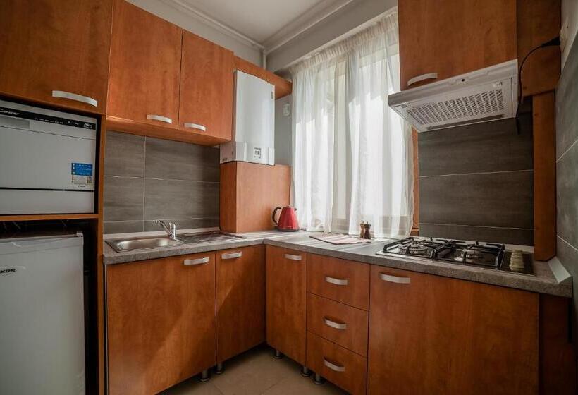 Студио Стандарт с Балконом, Elis Residence