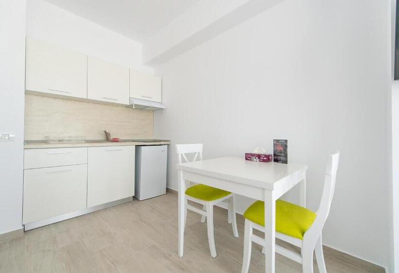 Студия Стандарт Вид на Море, Zip Apartments