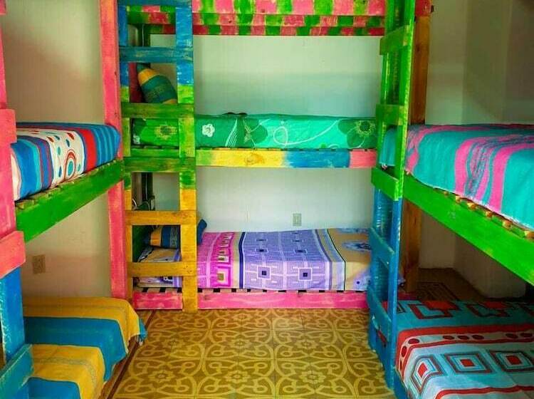 تختخواب در اتاق مشترک, Casa Tatewari