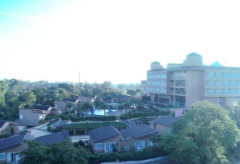 اتاق اجرایی با تخت بزرگ, Regenta Resort Belagavi