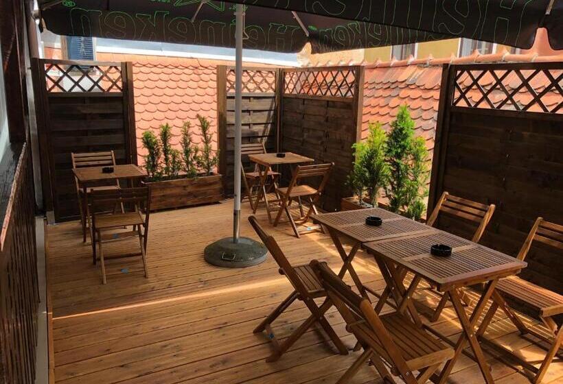 اتاق استاندارد با چشم‌انداز شهر, Patrick's Pub