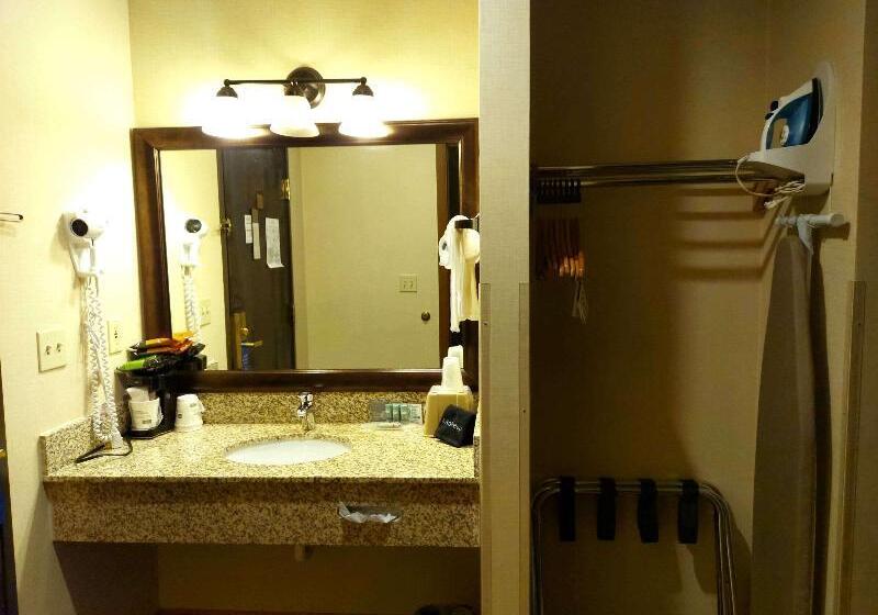 Номер Стандарт Адаптированный для Инвалидов, Holiday Inn Express Port Hueneme, An Ihg