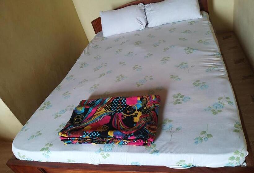 Номер Economy, Akomapa Village