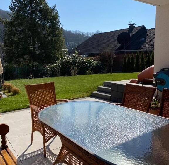带1个卧室的高级公寓, Eifelblümchen