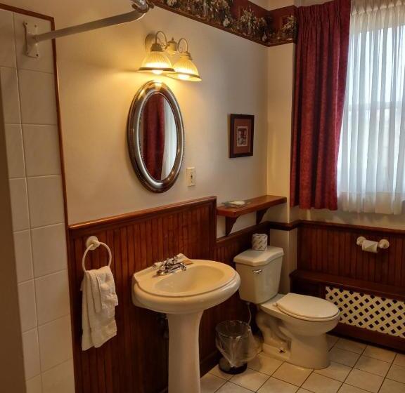 高级大房间, The King George Inn