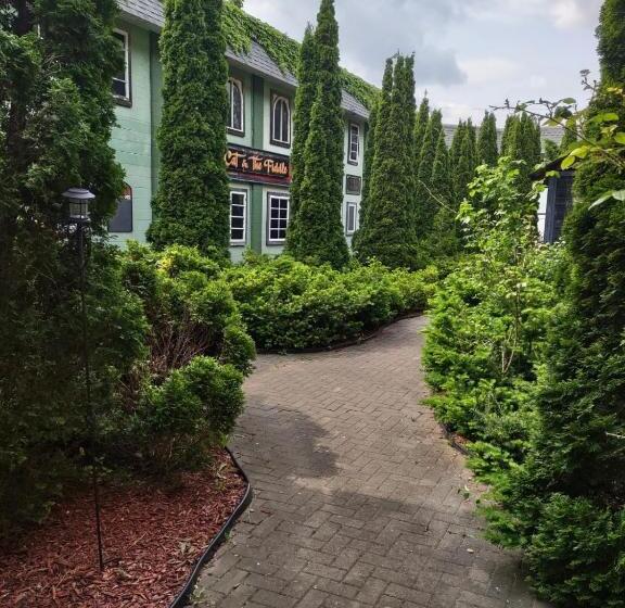 园景标准四人间, The King George Inn
