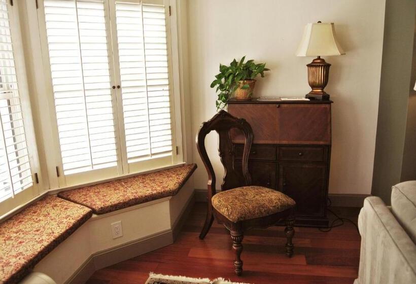 Suite Łóżko King Size, Cow Hollow Inn And Suites
