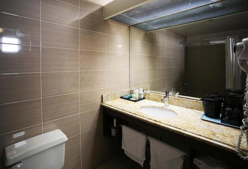 패밀리 스위트, La Crystal Hotel  Los Angeles Long Beach Area