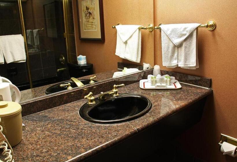 Family Suite, La Crystal Hotel  Los Angeles Long Beach Area