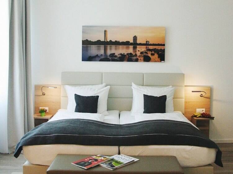 Номер Superior, Four Stars By City