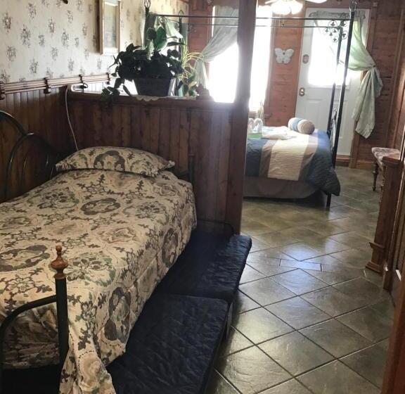 חדר משפחתי, Auberge La Cote D Or