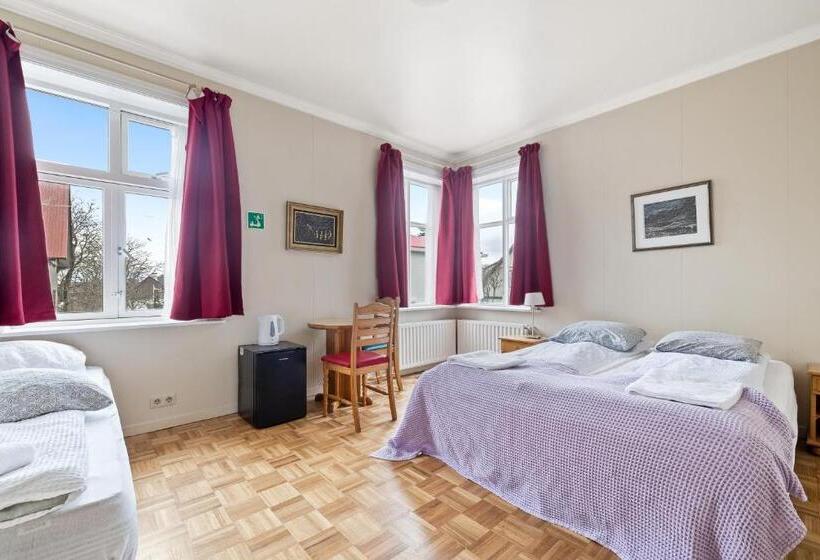 اتاق استاندارد سه تخته با سرویس بهداشتی مشترک, Baldursbrá Guesthouse Laufásvegur