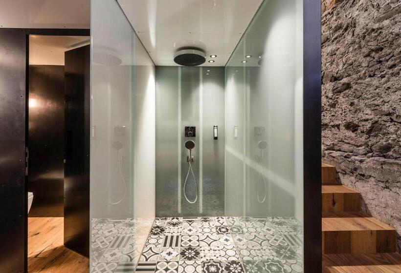 Люкс, Flurin Suites