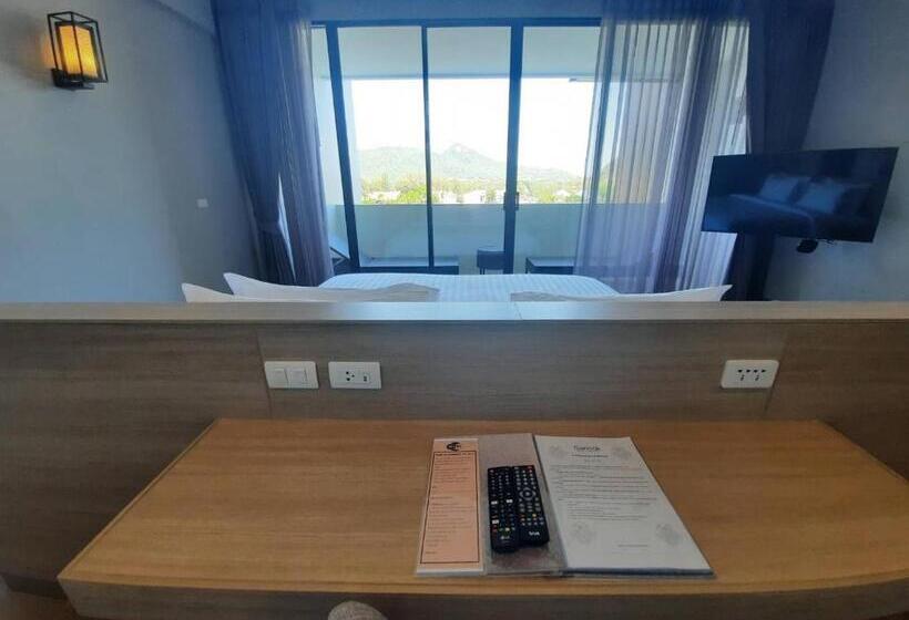 Люкс Вид на Бассейн, Isanook Resort & Suites Hua Hin