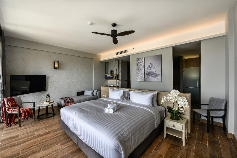 Люкс Вид на Бассейн, Isanook Resort & Suites Hua Hin