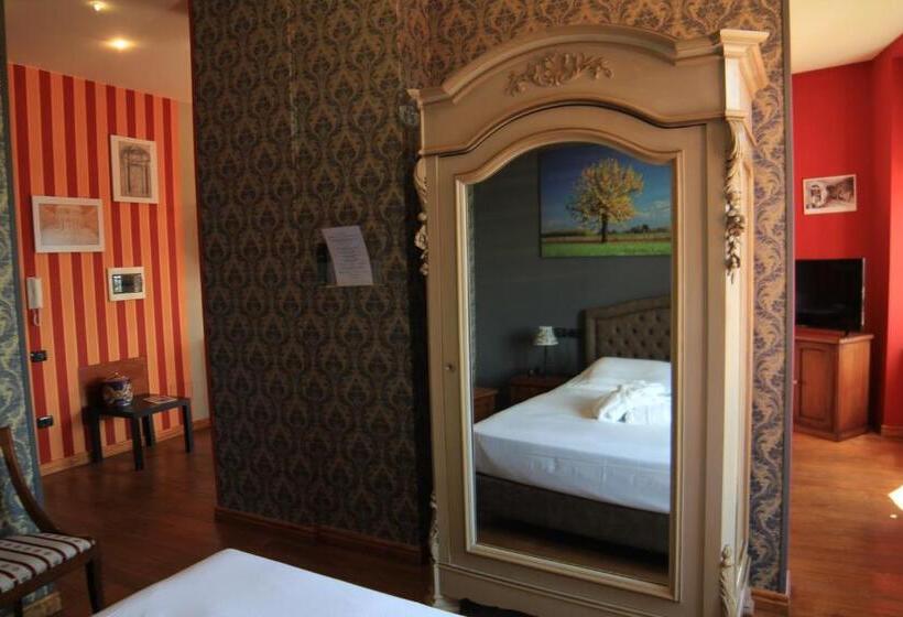 سوییت, Felicin  Palazzo Boeri Panoramic Suites