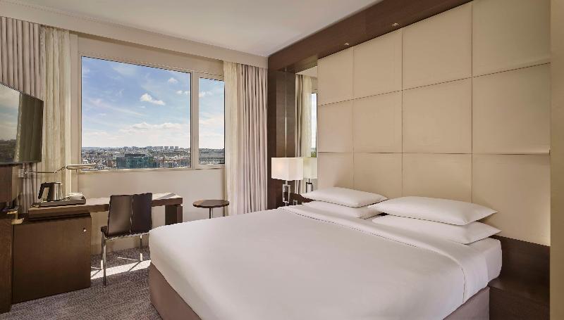 اتاق لوکس, Four Points By Sheraton Surabaya, Pakuwon Indah