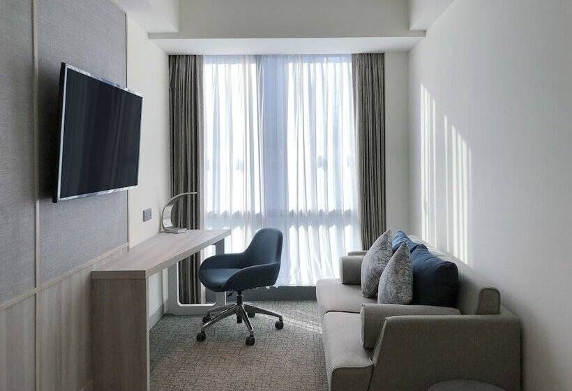 سوئیت جونیور با تخت بزرگ, Four Points By Sheraton Surabaya, Pakuwon Indah
