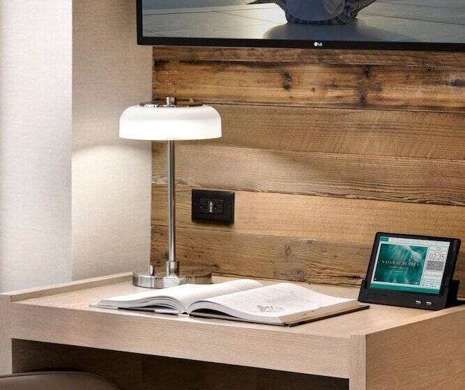 Номер Deluxe, Seaside Hotel North Vancouver