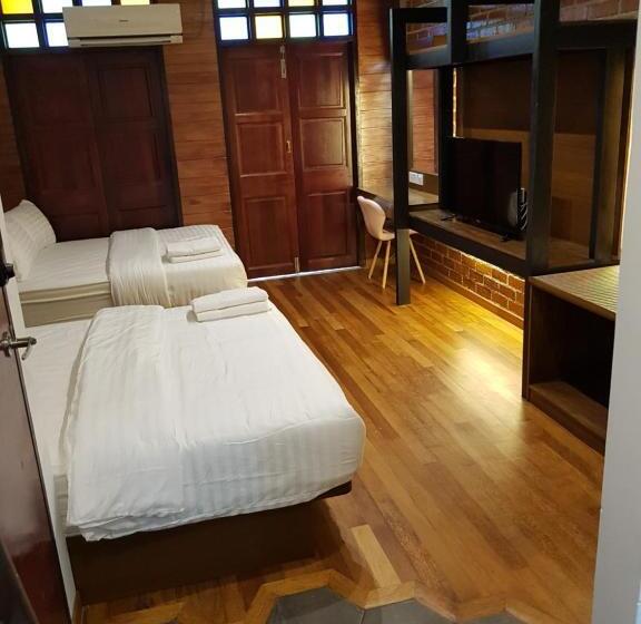 패밀리 스위트, Little Kampung Studio