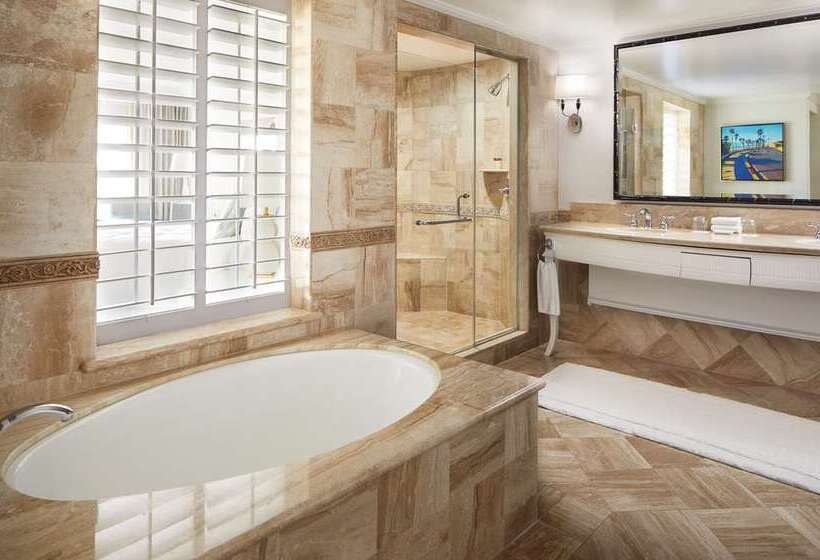 스위트 킹사이즈 침대, Hilton Sedona Resort At Bell Rock