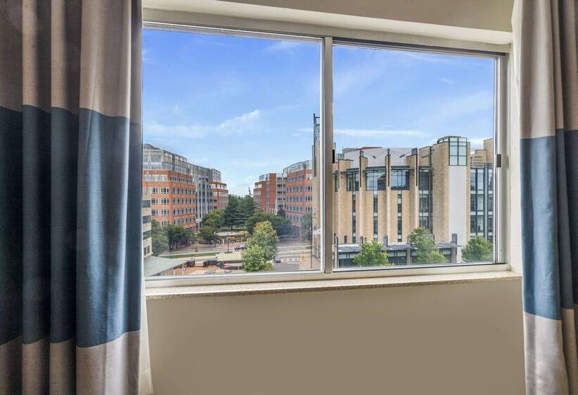 Номер Стандарт Адаптированный для Инвалидов, Doubletree By Hilton Charlotte Uptown