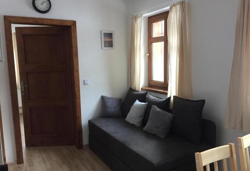 1 Schlafzimmer Apartment Untergeschoss, Chalupa U Josefa