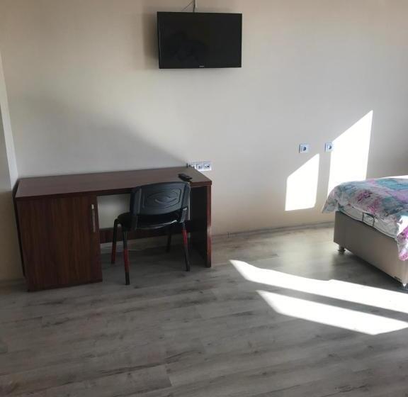 Четырехместный Номер Стандарт, Gunes Otel