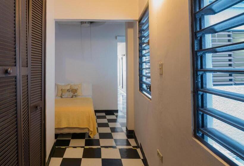 آپارتمان 1 خوابه با چشم‌انداز دریا, La Capitana Old San Juan Building