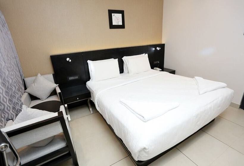 Deluxe Room, Lnb Residency